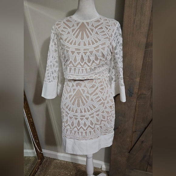 L’ATISTE White Lace Two-Piece Set – Crop Top & Mini Skirt. Size Medium - Picture 6 of 16